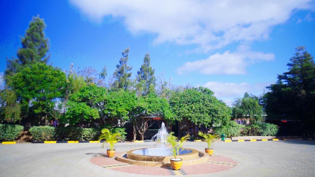 Amboseli Gateway Hotel Kimana Exterior photo