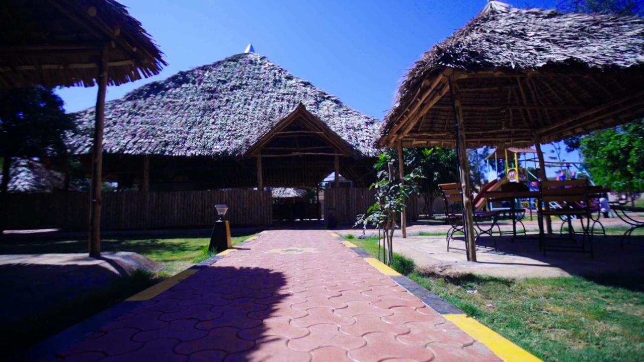 Amboseli Gateway Hotel Kimana Exterior photo